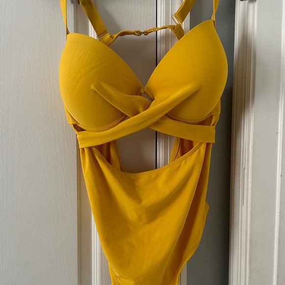 BEACH JOY - YELLOW ONE PIECE SWIMSUIT - Picture 2 of 6